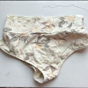 Montce size M high-waist floral bikini bottom